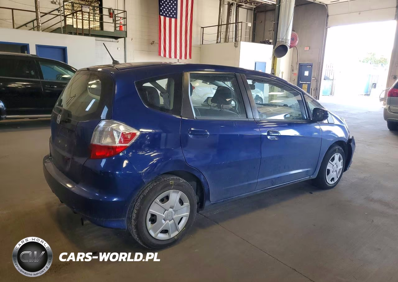 2013 Honda Fit VIN:JHMGE8H3XDC072985 - 3
