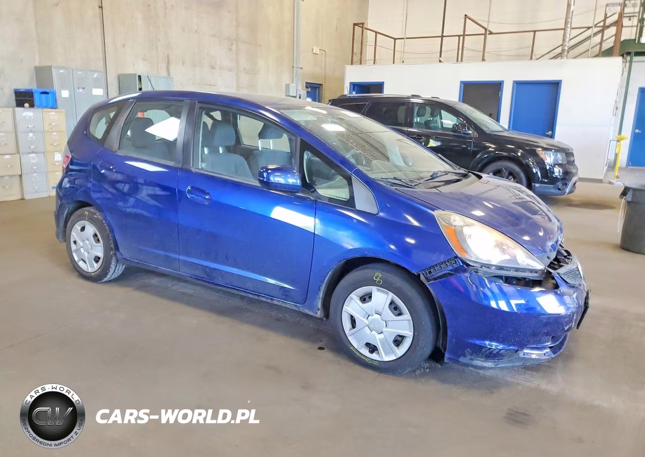2013 Honda Fit VIN:JHMGE8H3XDC072985 - 4