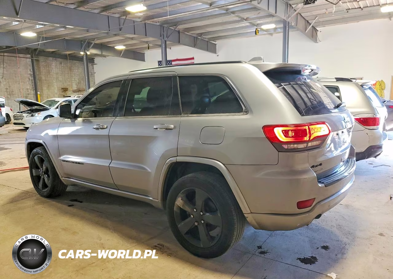 2015 Jeep Grand Cherokee Laredo VIN:1C4RJFAG8FC749087 - 2