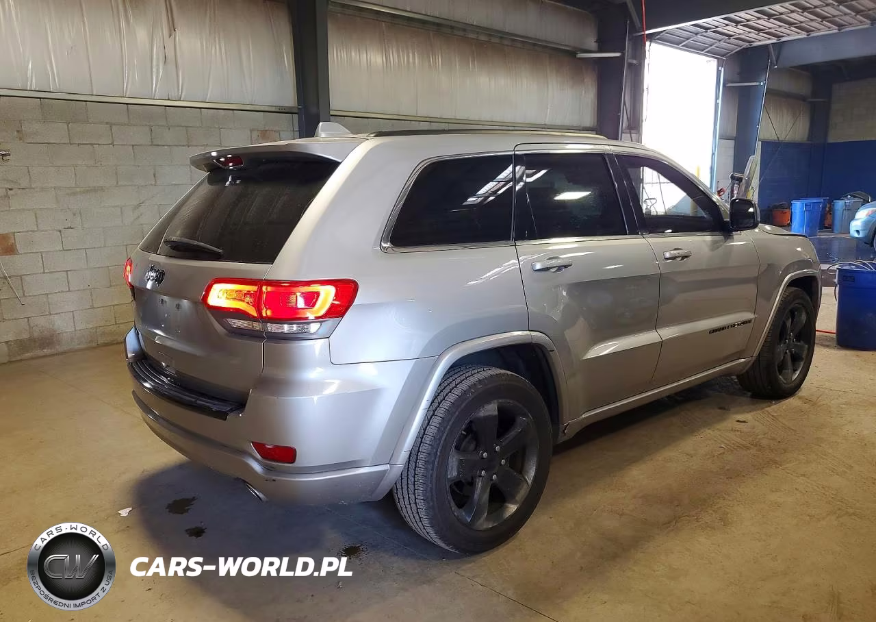2015 Jeep Grand Cherokee Laredo VIN:1C4RJFAG8FC749087 - 3