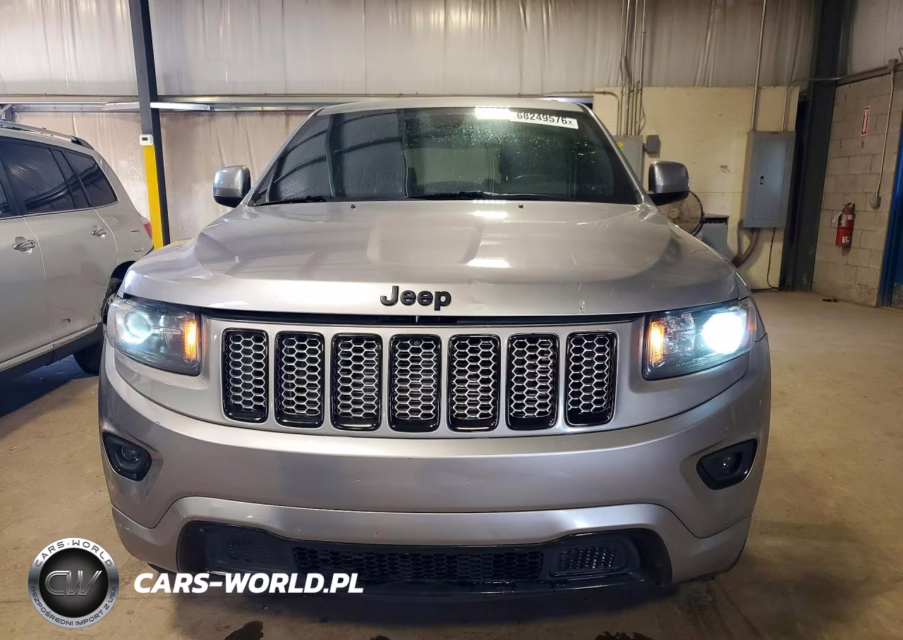 2015 Jeep Grand Cherokee Laredo VIN:1C4RJFAG8FC749087 - 5