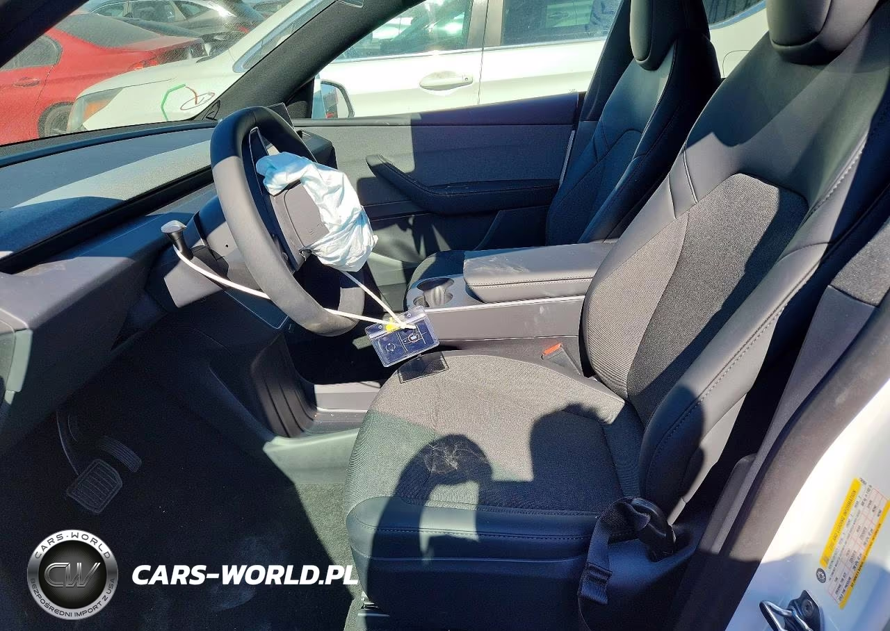 2026 Tesla Model Y VIN:7SAYGDED4TA736964 - 7