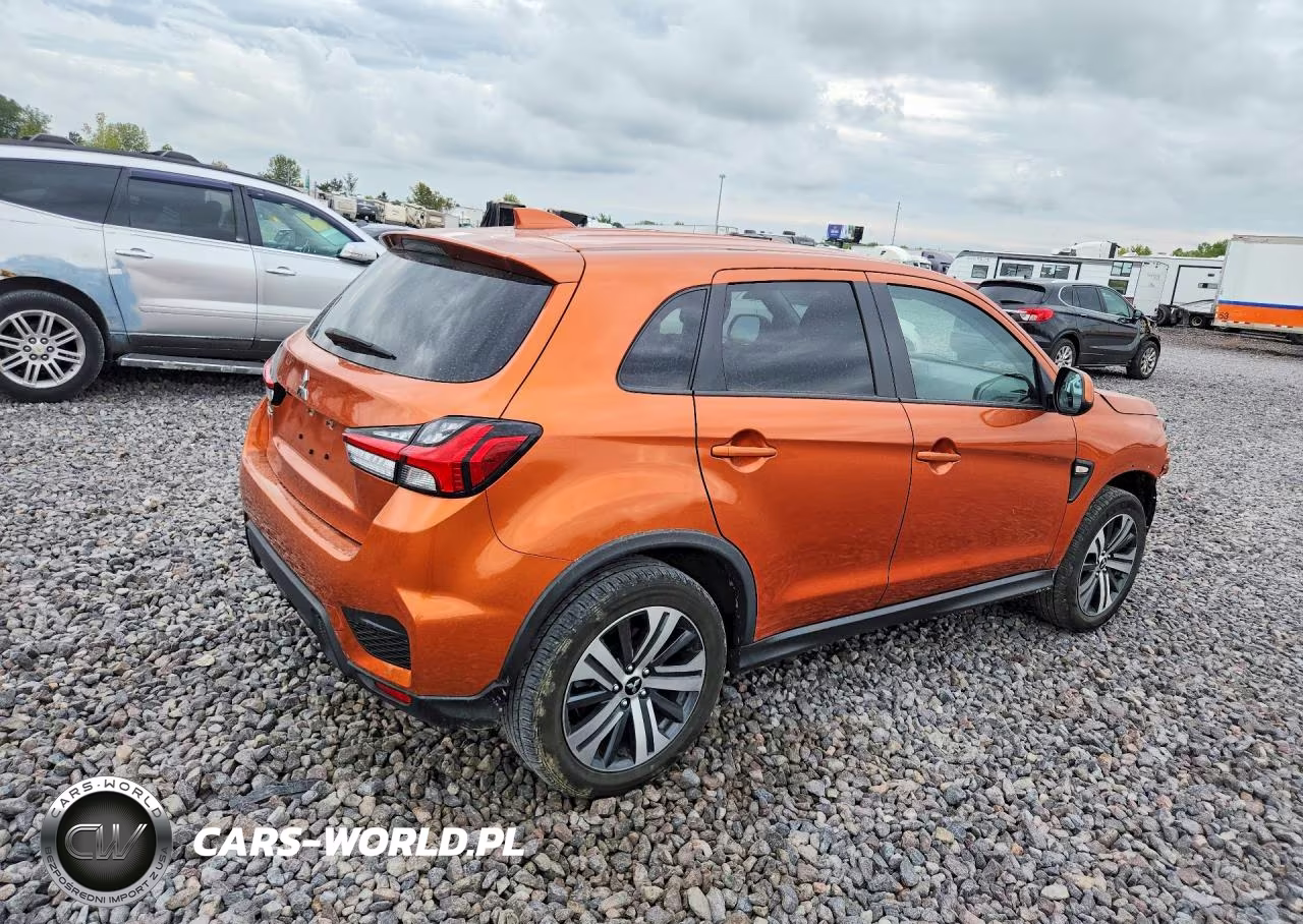 2023 Mitsubishi Outlander Sport S-Se VIN:JA4ARUAUXPU005870 - 3