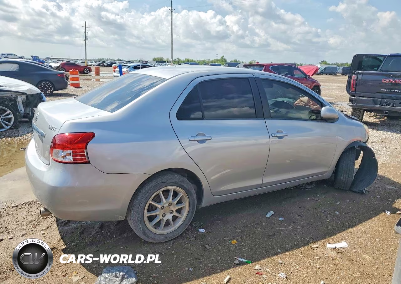 2007 Toyota Yaris Base VIN:JTDBT923771143575 - 3
