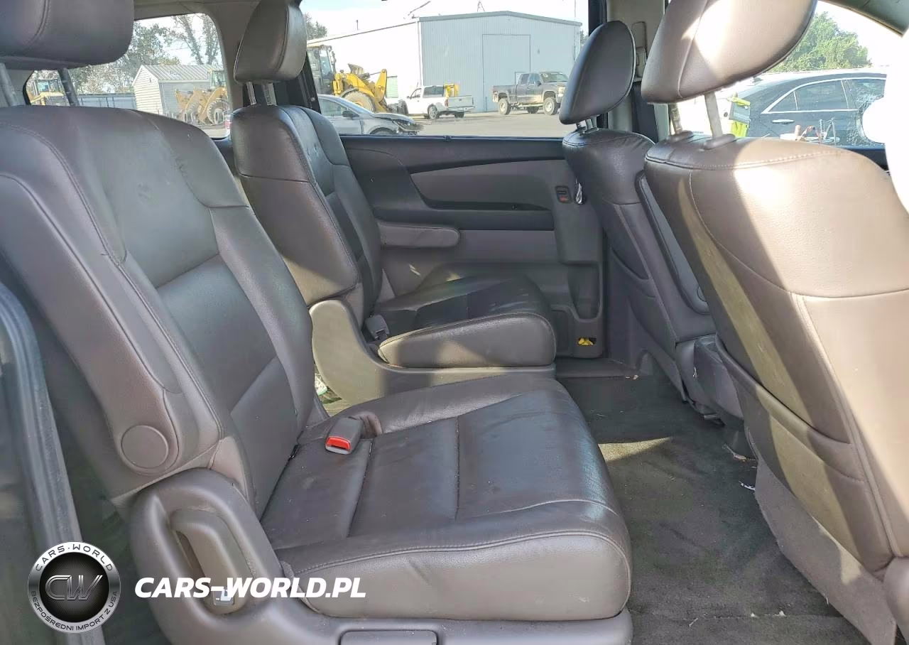 2015 Honda Odyssey Touring VIN:5FNRL5H91FB031377 - 11