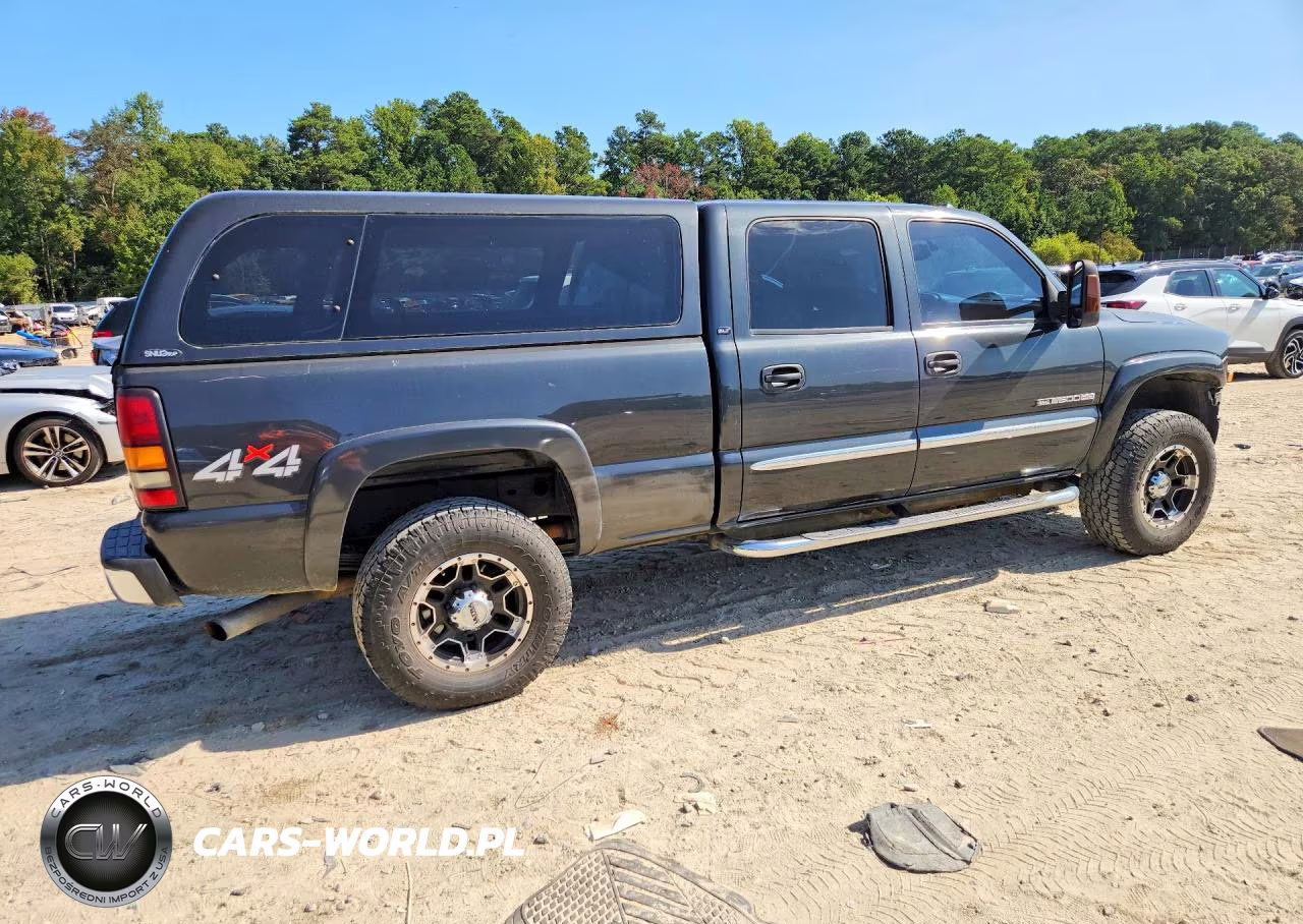 2005 GMC Sierra K2500 Heavy Duty VIN:1GTHK23U85F823366 - 3