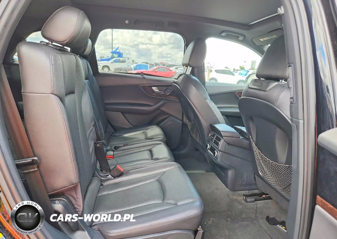 2017 Audi Q7 Premium Plus VIN:WA1LAAF70HD013270 - 11