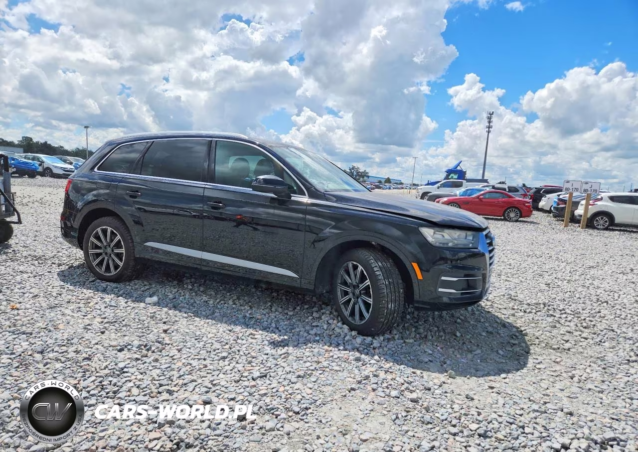 2017 Audi Q7 Premium Plus VIN:WA1LAAF70HD013270 - 4