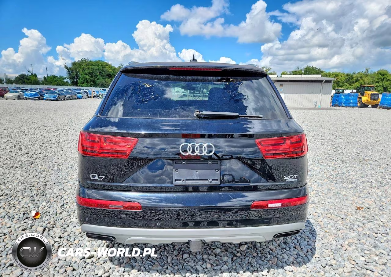 2017 Audi Q7 Premium Plus VIN:WA1LAAF70HD013270 - 6