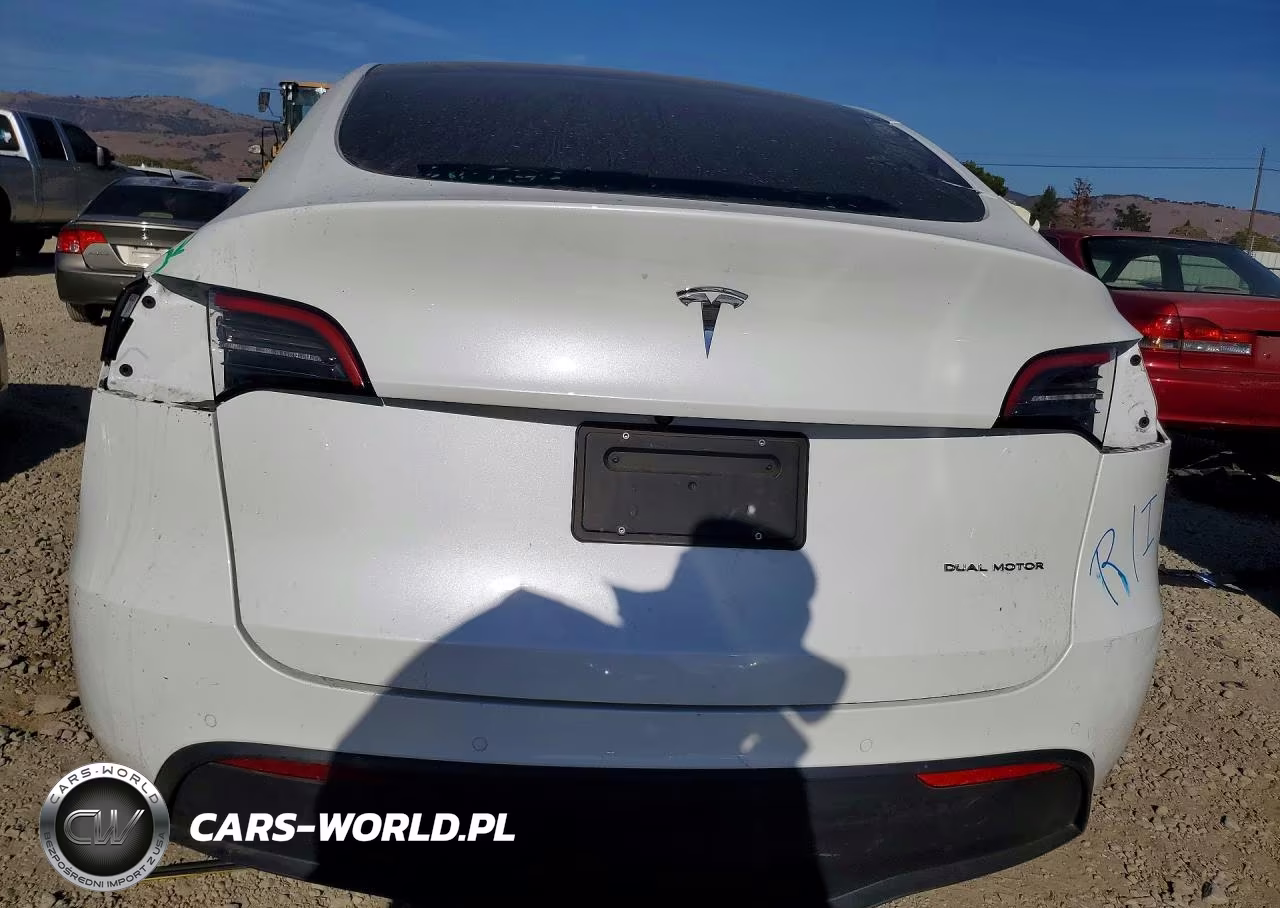 2022 Tesla Model Y VIN:7SAYGDEE8NF434026 - 6