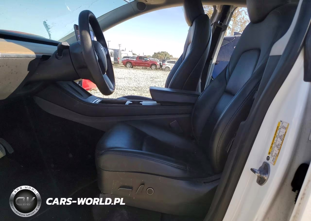 2022 Tesla Model Y VIN:7SAYGDEE8NF434026 - 7
