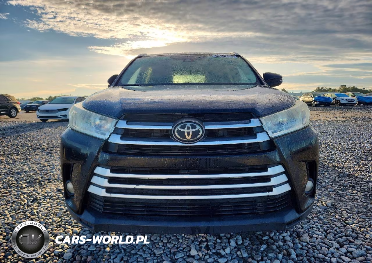2018 Toyota Highlander Xle VIN:5TDKZRFH6JS546929 - 5