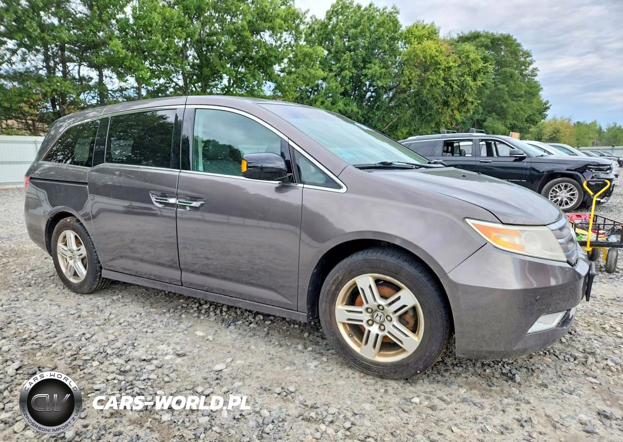 2011 Honda Odyssey Touring VIN:5FNRL5H93BB089517 - 4