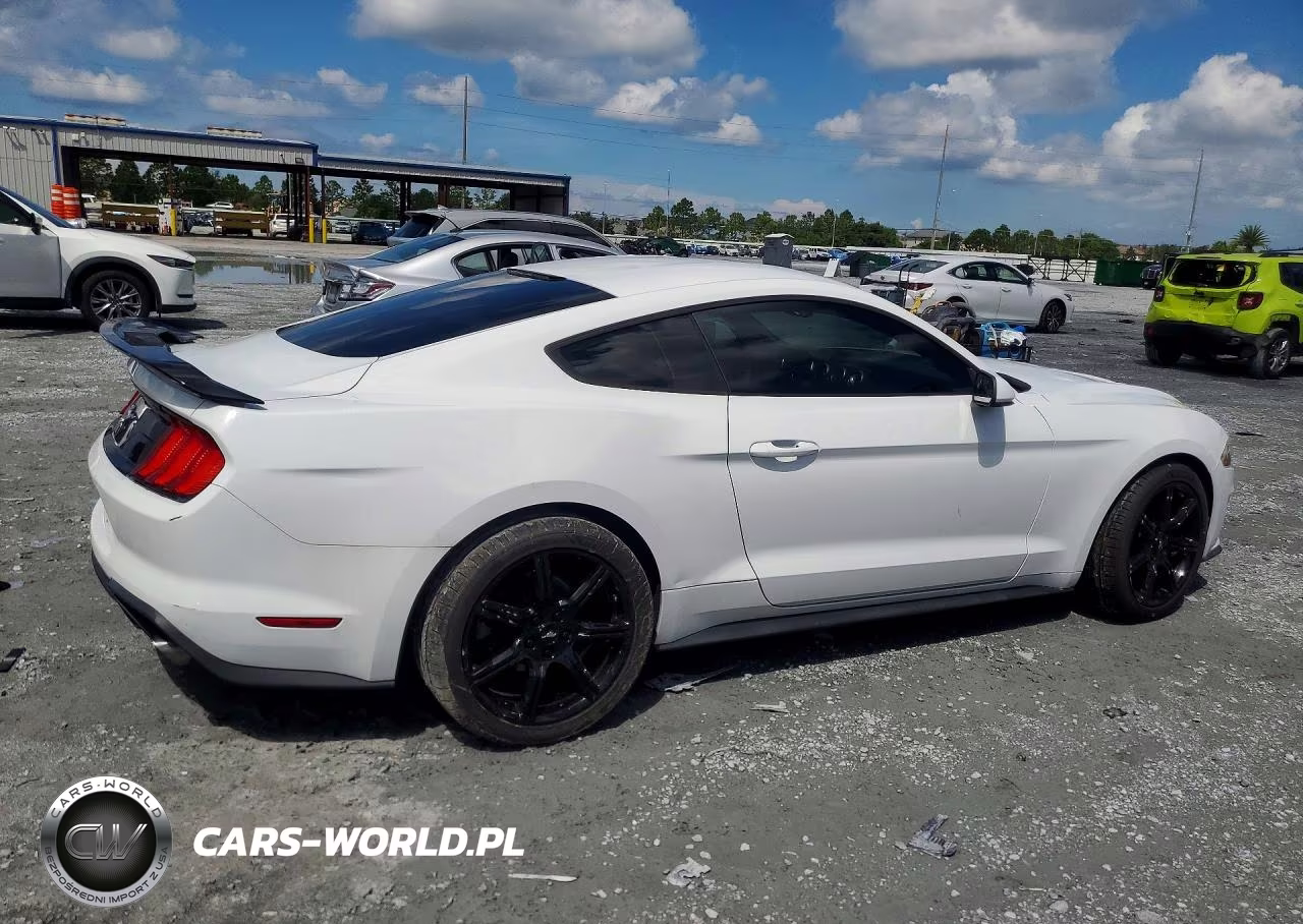 2018 Ford Mustang VIN:1FA6P8TH2J5106028 - 3