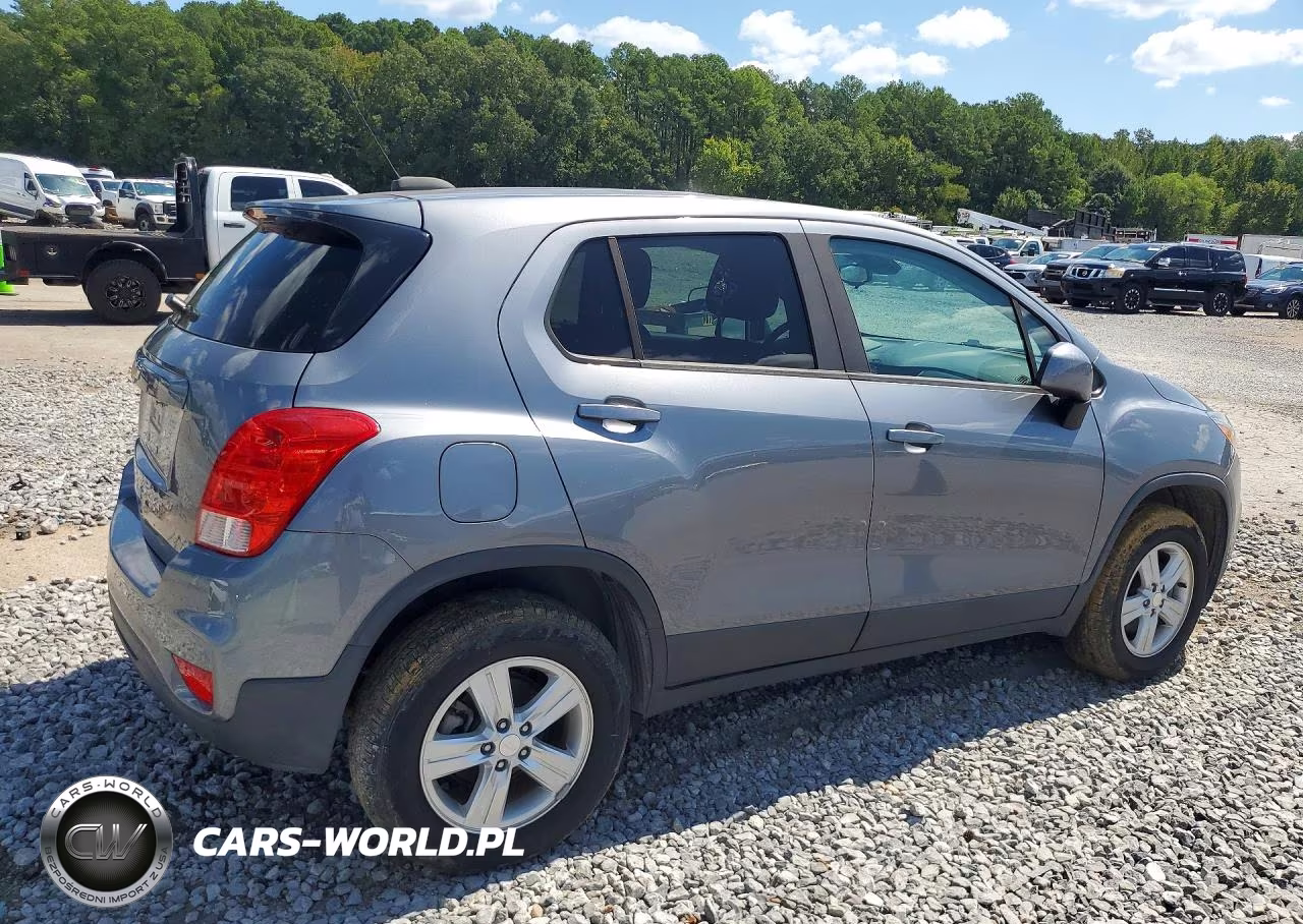 2020 Chevrolet Trax Ls VIN:3GNCJNSB8LL158672 - 3