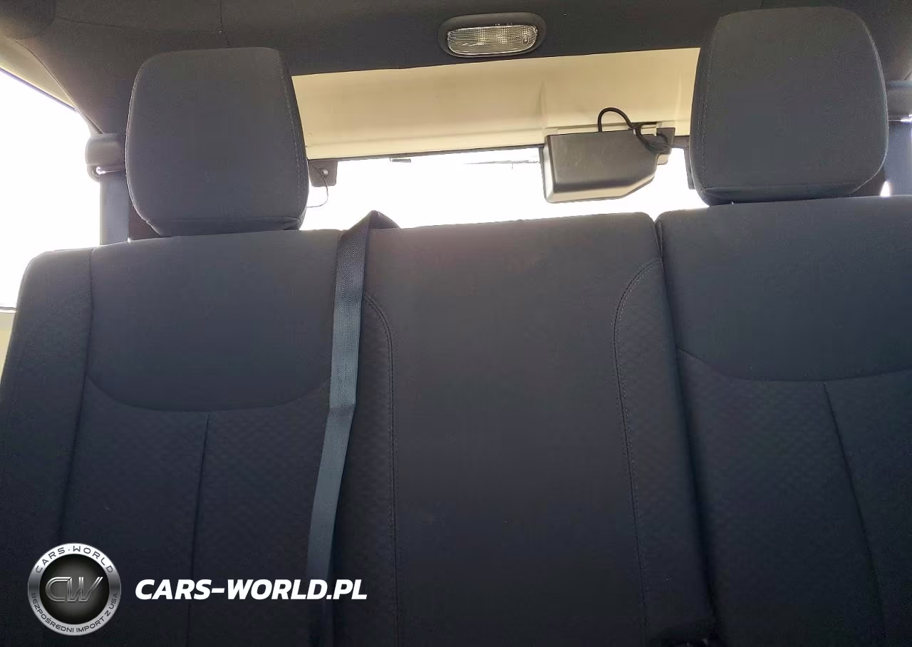 2017 Jeep Wrangler Unlimited Sport VIN:1C4BJWDG8HL615485 - 10