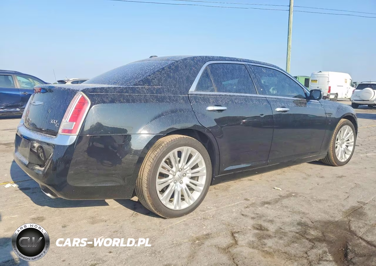 2012 Chrysler 300C Luxury VIN:2C3CCAPT6CH253919 - 3