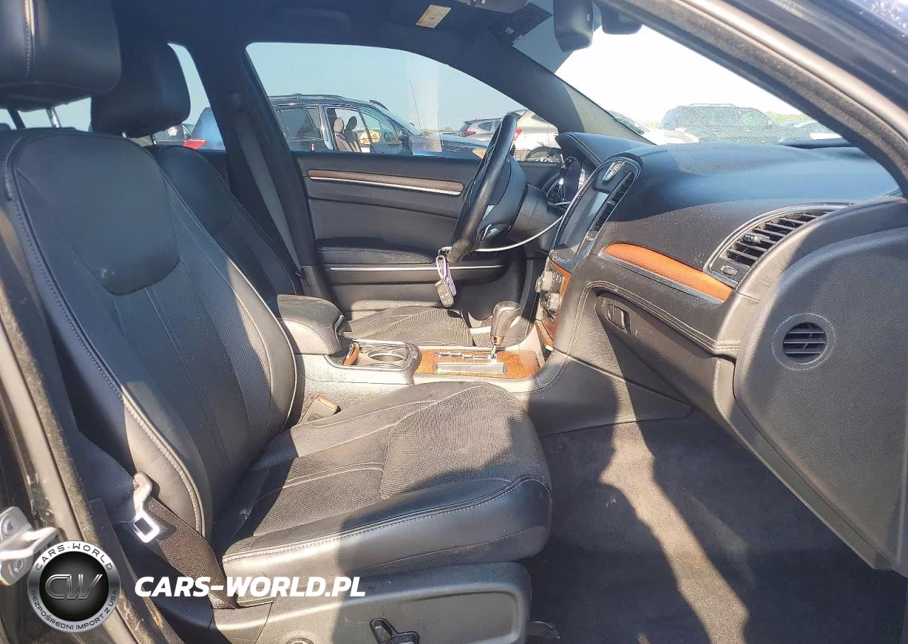 2012 Chrysler 300C Luxury VIN:2C3CCAPT6CH253919 - 7