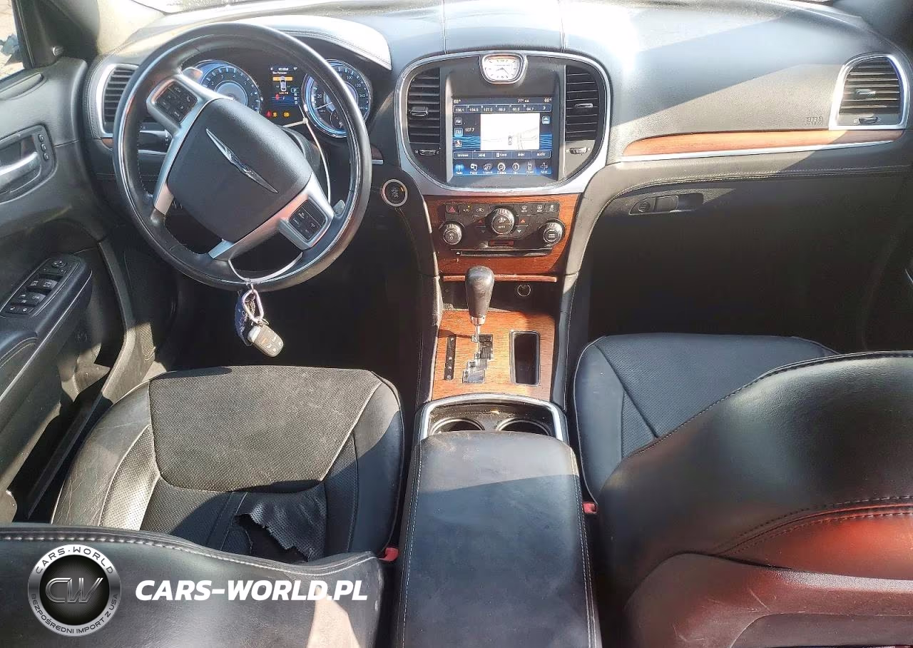 2012 Chrysler 300C Luxury VIN:2C3CCAPT6CH253919 - 8