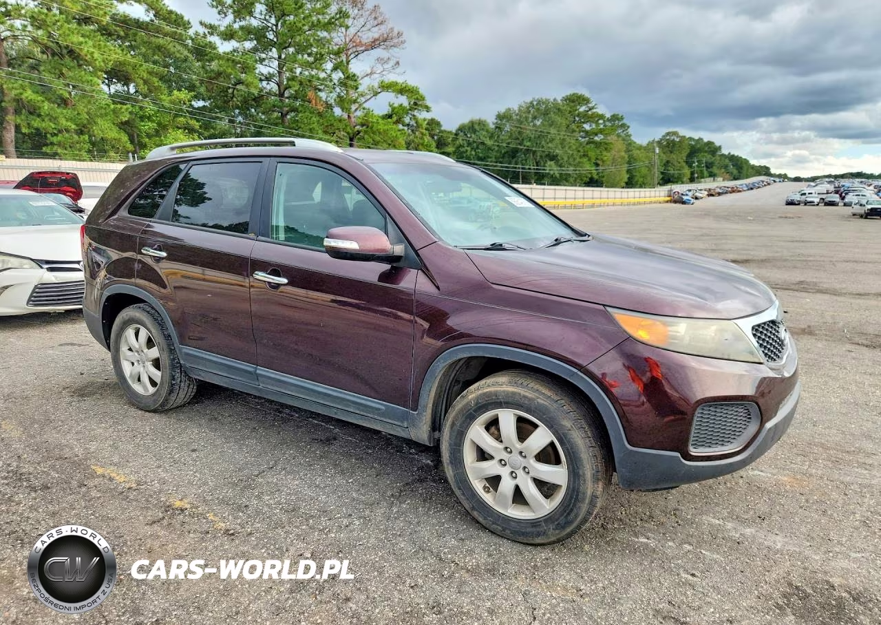 2013 Kia Sorento Lx VIN:5XYKT4A25DG376958 - 4