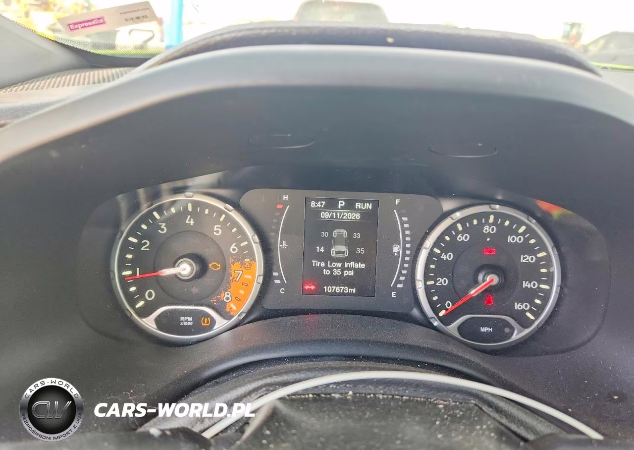 2018 Jeep Renegade Latitude VIN:ZACCJBBB6JPG93740 - 9