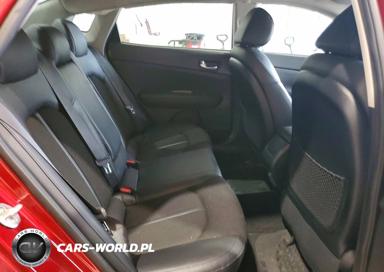 2020 Kia Optima S VIN:5XXGT4L36LG428984 - 10