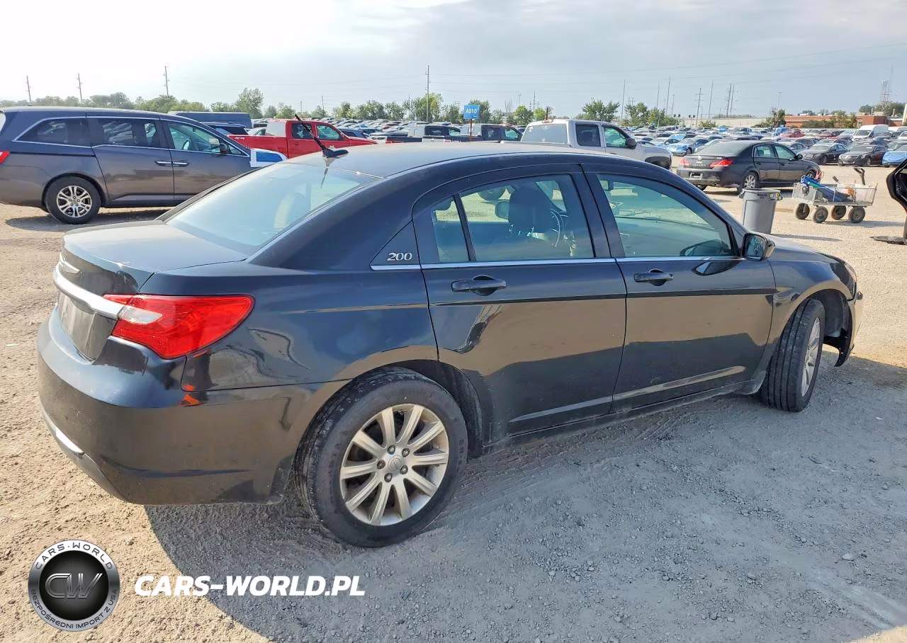 2011 Chrysler 200 Touring VIN:1C3BC1FB8BN606574 - 3