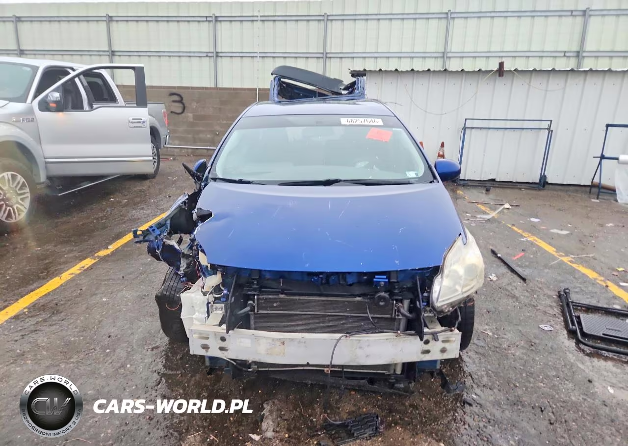 2011 Toyota Prius Two VIN:JTDKN3DU2B1471461 - 5