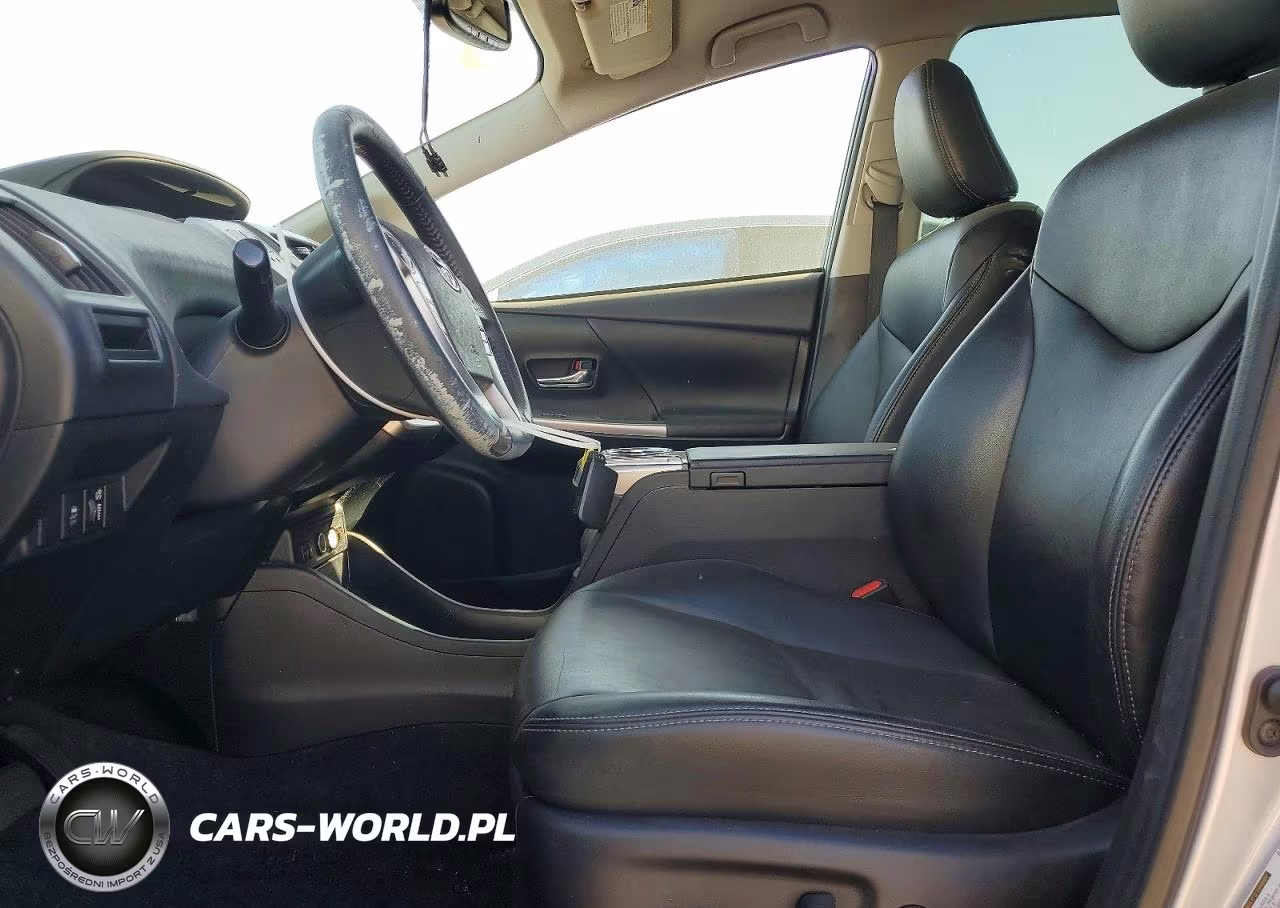 2017 Toyota Prius V Four VIN:JTDZN3EU6HJ067732 - 7