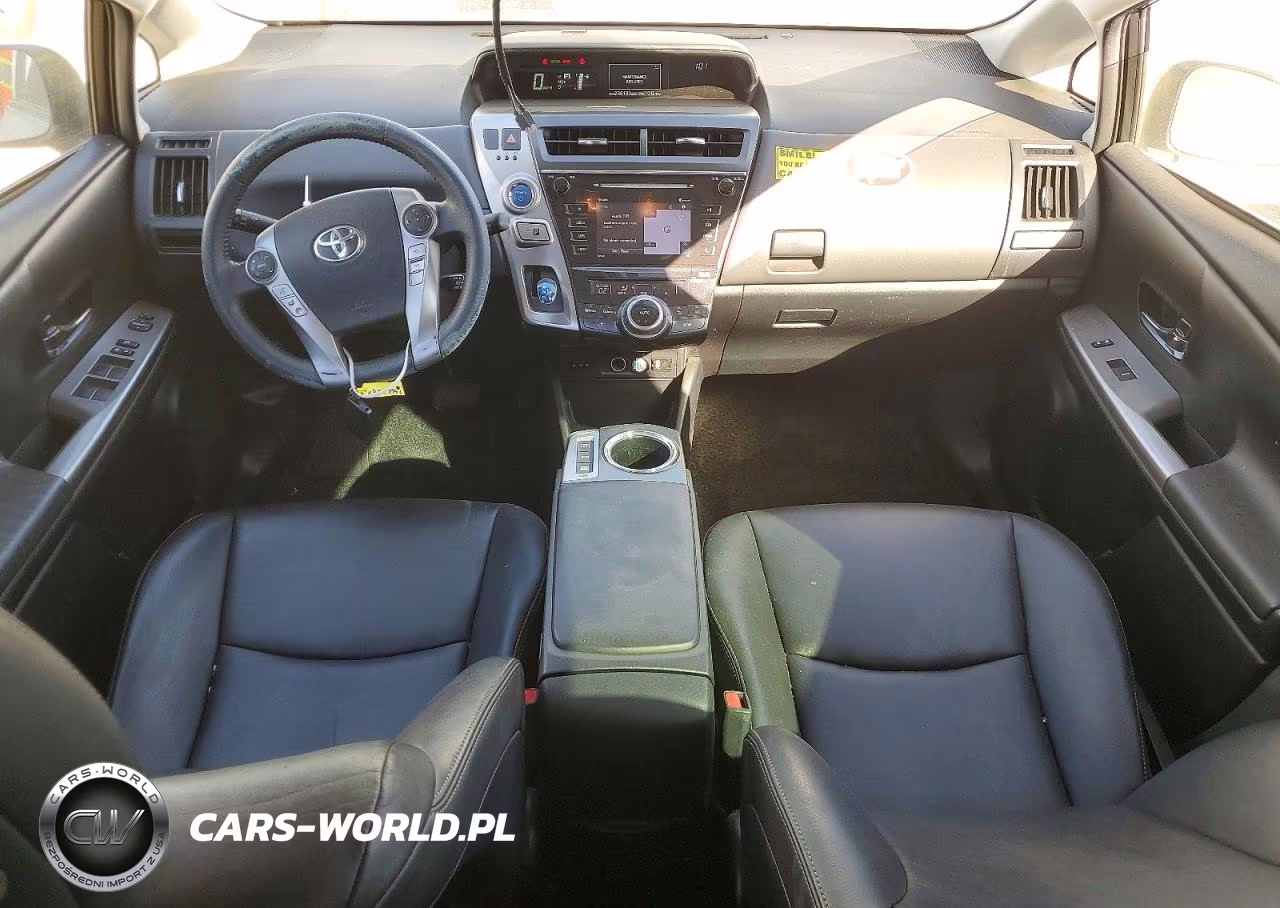 2017 Toyota Prius V Four VIN:JTDZN3EU6HJ067732 - 8