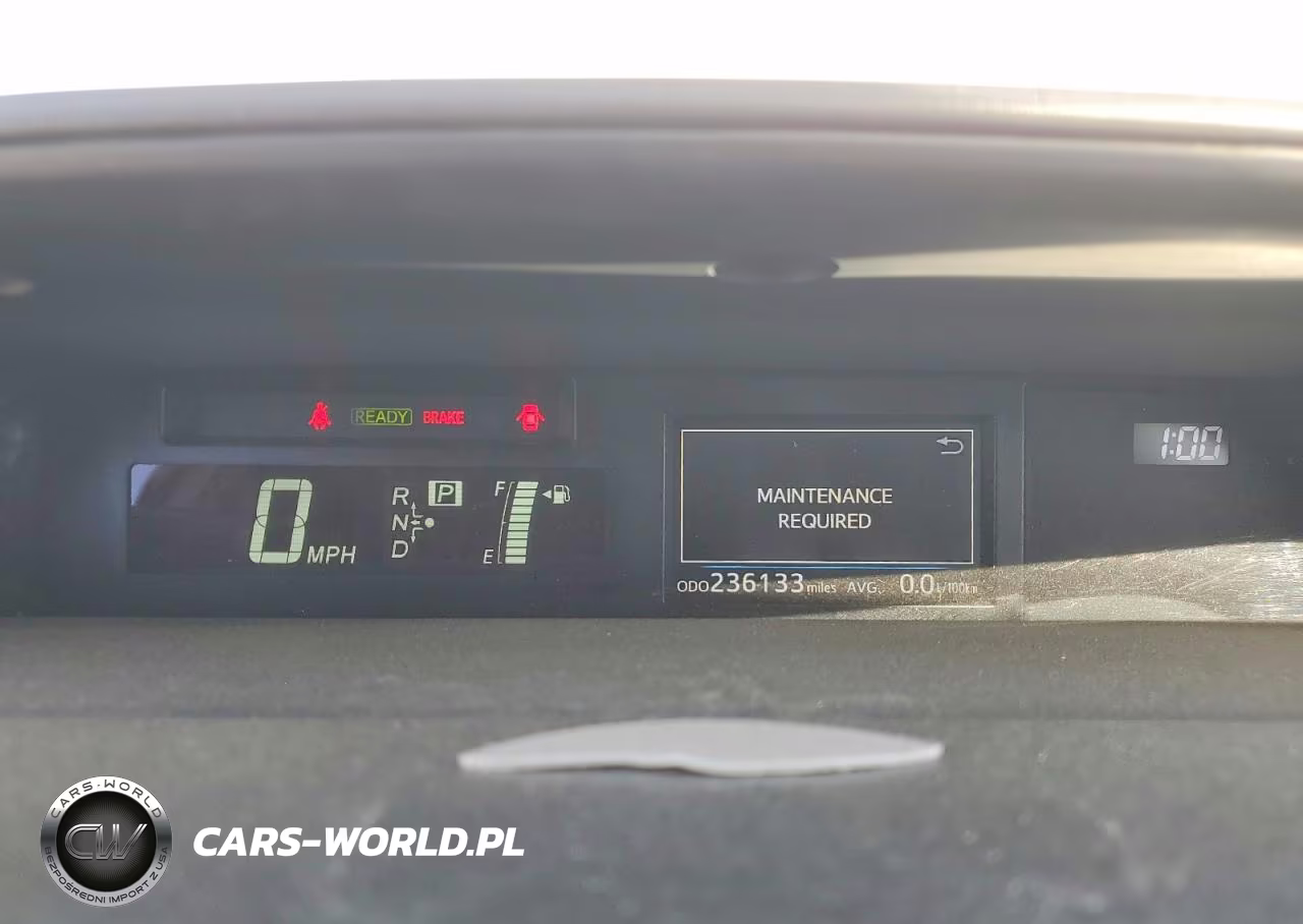 2017 Toyota Prius V Four VIN:JTDZN3EU6HJ067732 - 9