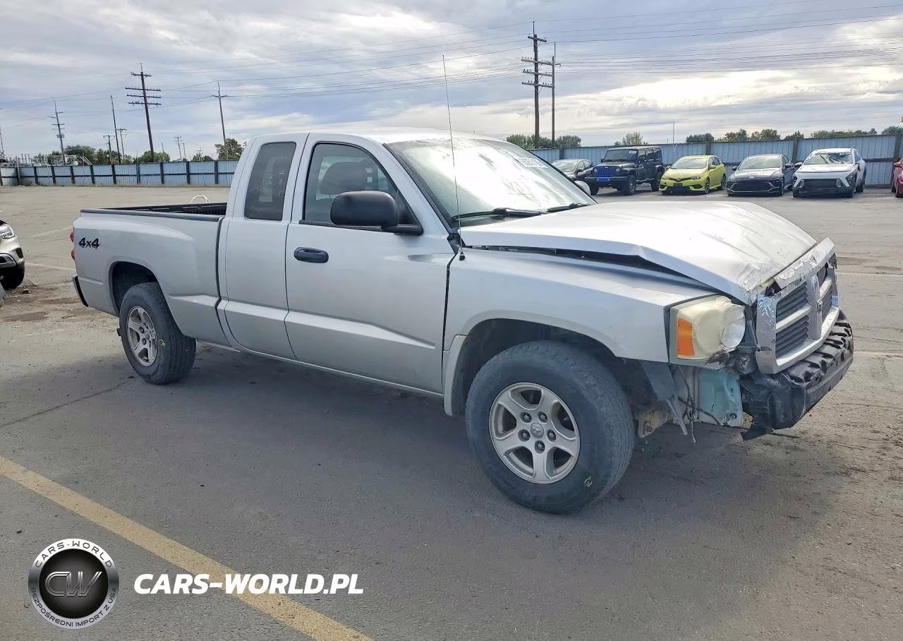 2005 Dodge Dakota Slt VIN:1D7HW42K25S320297 - 4
