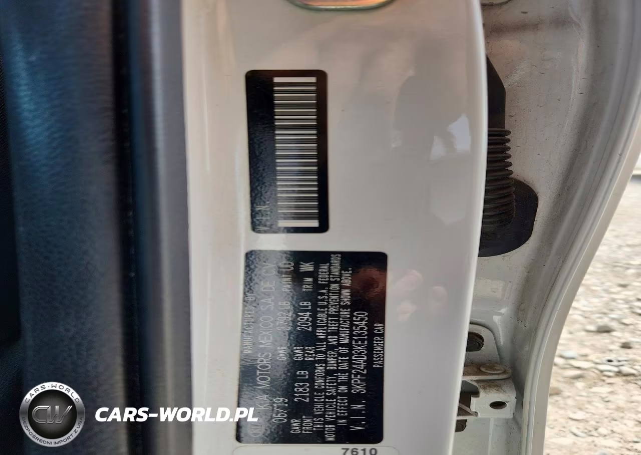 2019 Kia Forte Lxs VIN:3KPF24AD3KE135450 - 12