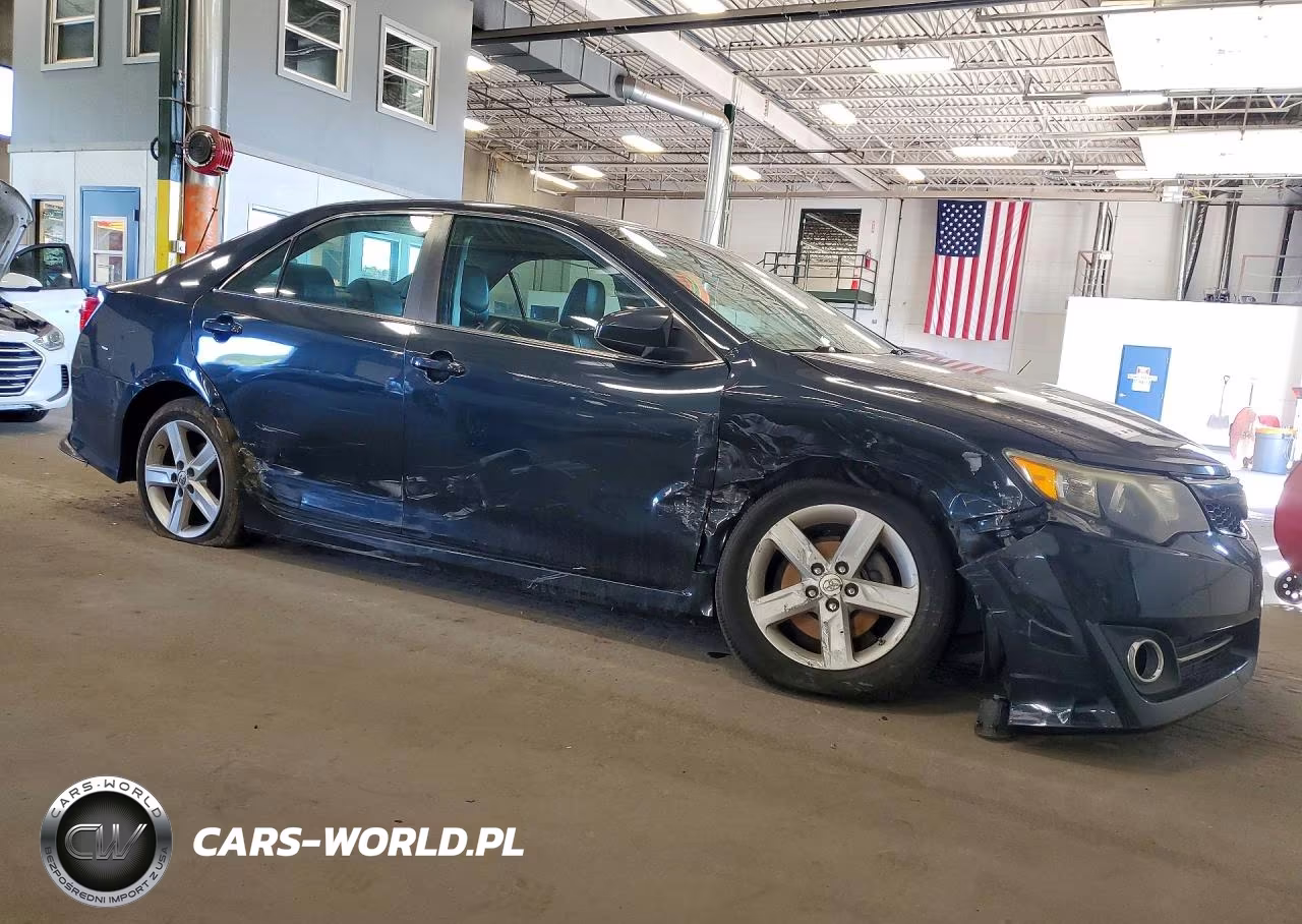 2014 Toyota Camry Se VIN:4T1BF1FK2EU319594 - 4