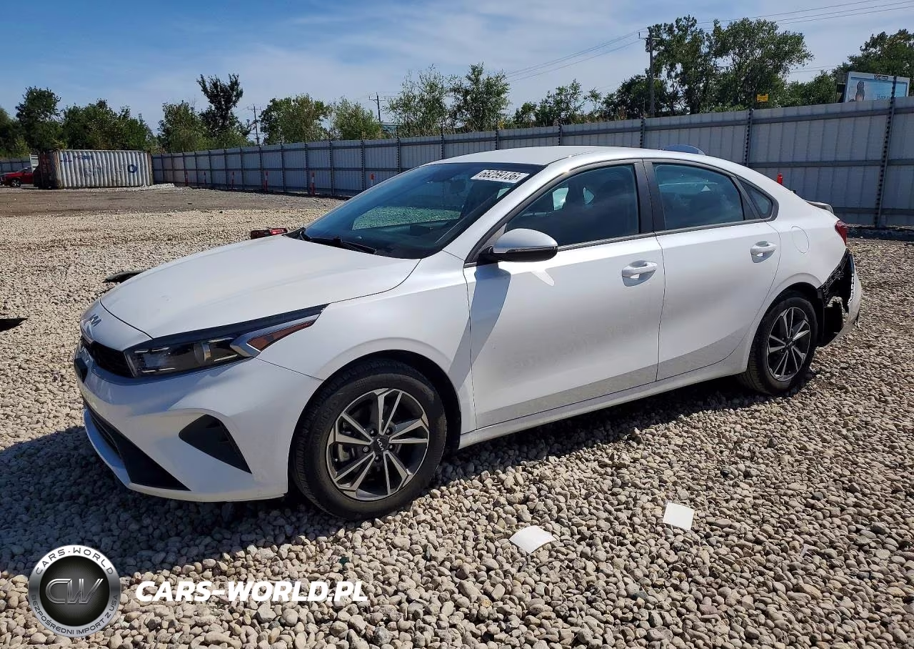 2024 Kia Forte Lxs – zdjęcie 1 z 13