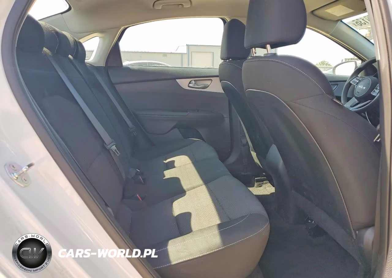2024 Kia Forte Lxs VIN:3KPF24AD2RE839925 - 10