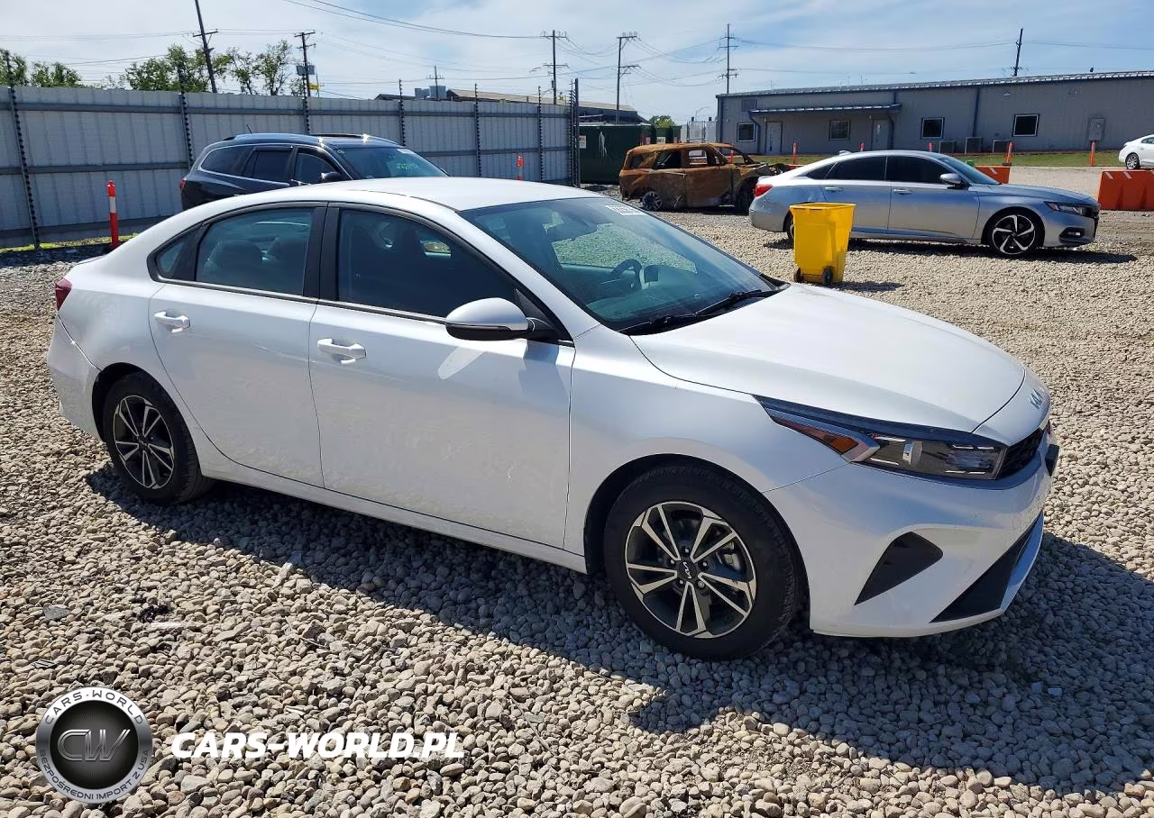 2024 Kia Forte Lxs VIN:3KPF24AD2RE839925 - 4