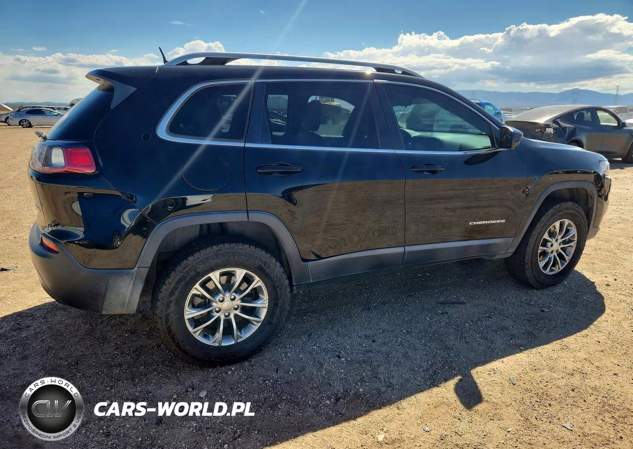 2019 Jeep Cherokee Latitude Plus VIN:1C4PJMLB7KD194506 - 3