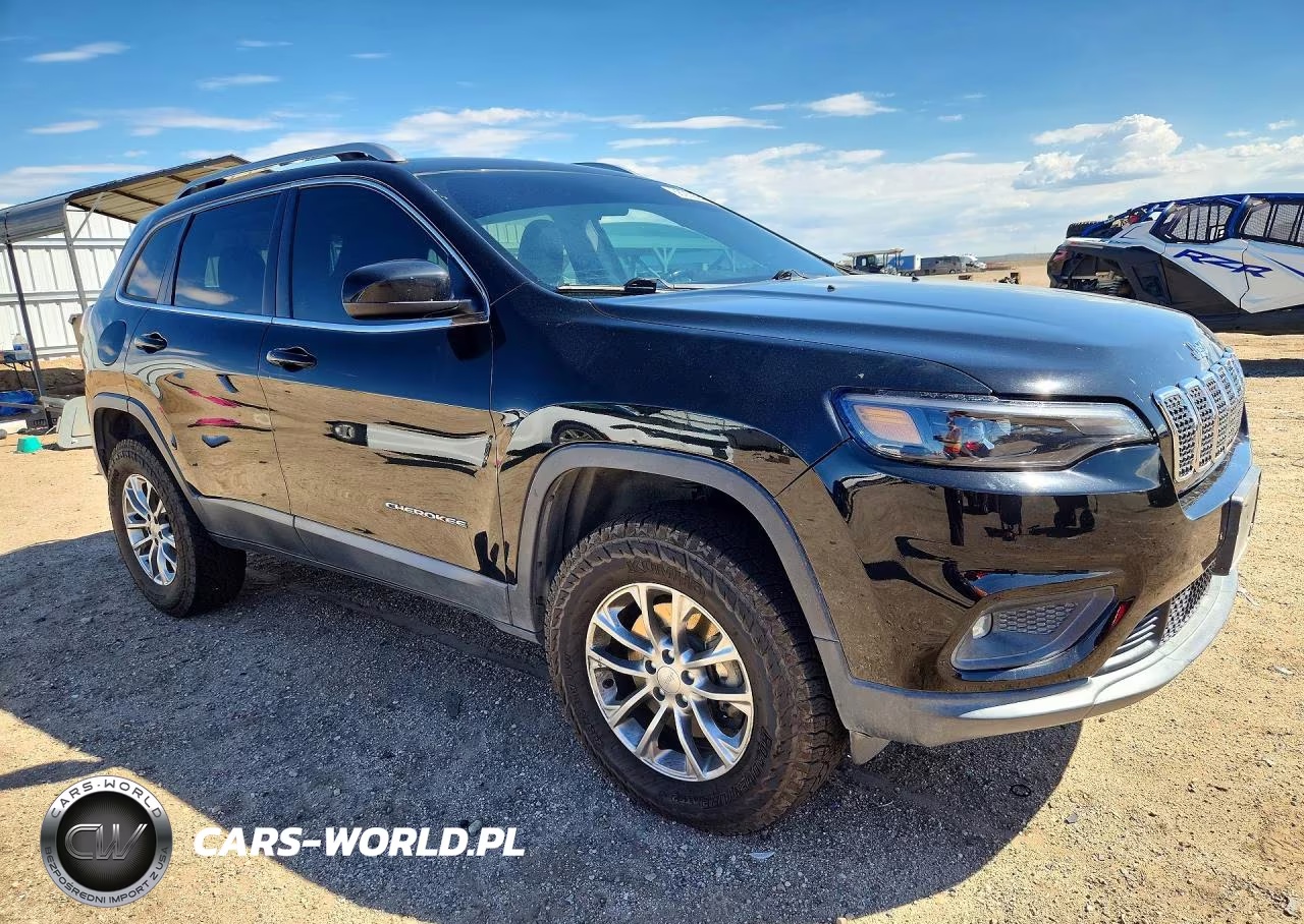 2019 Jeep Cherokee Latitude Plus VIN:1C4PJMLB7KD194506 - 4
