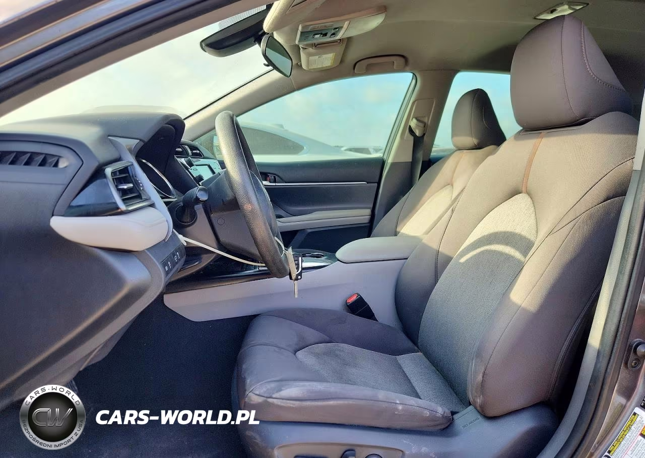 2019 Toyota Camry Le VIN:4T1B11HK3KU232827 - 7