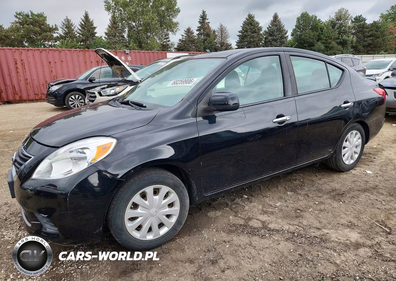 2013 Nissan Versa 1.6 S – zdjęcie 1 z 12