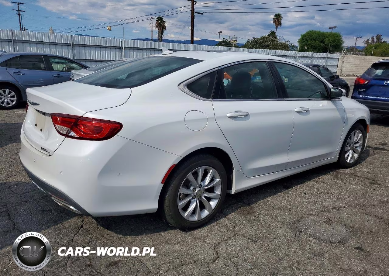 2015 Chrysler 200 C VIN:1C3CCCCG6FN711264 - 3