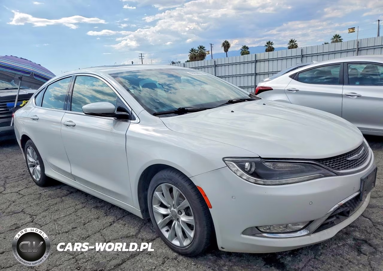 2015 Chrysler 200 C VIN:1C3CCCCG6FN711264 - 4