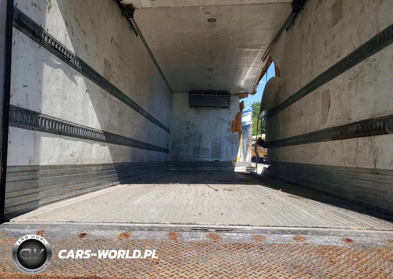 2011 Freightliner Business Class M2 Refrigerated Box Truck VIN:1FVACWDT7BDBD8040 - 10