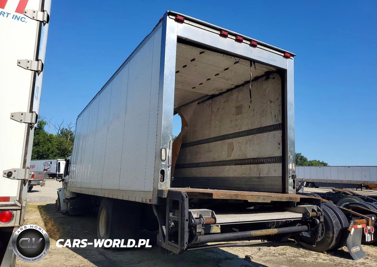 2011 Freightliner Business Class M2 Refrigerated Box Truck VIN:1FVACWDT7BDBD8040 - 2