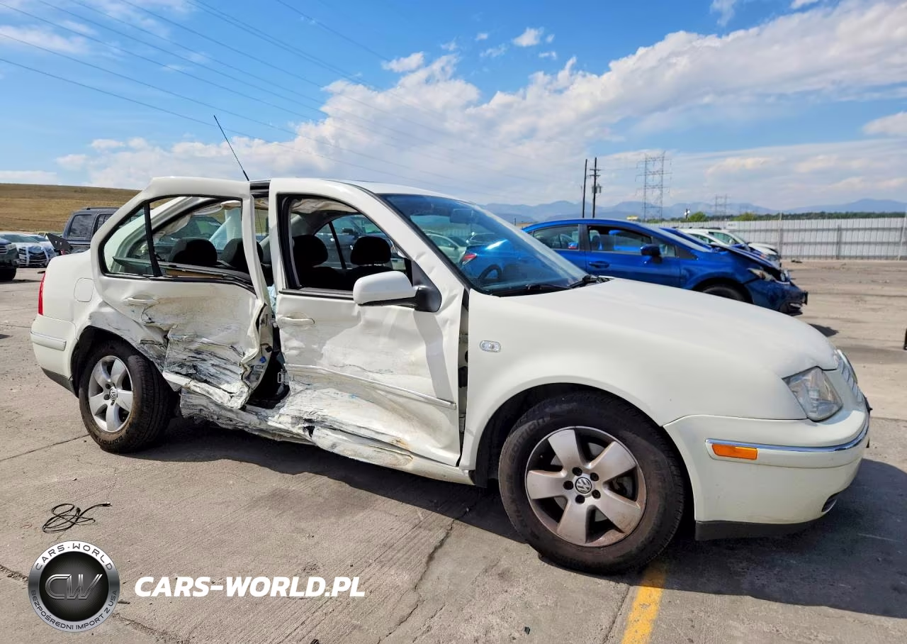 2023 Volkswagen Jetta VIN:3VWSK69M95M033365 - 4