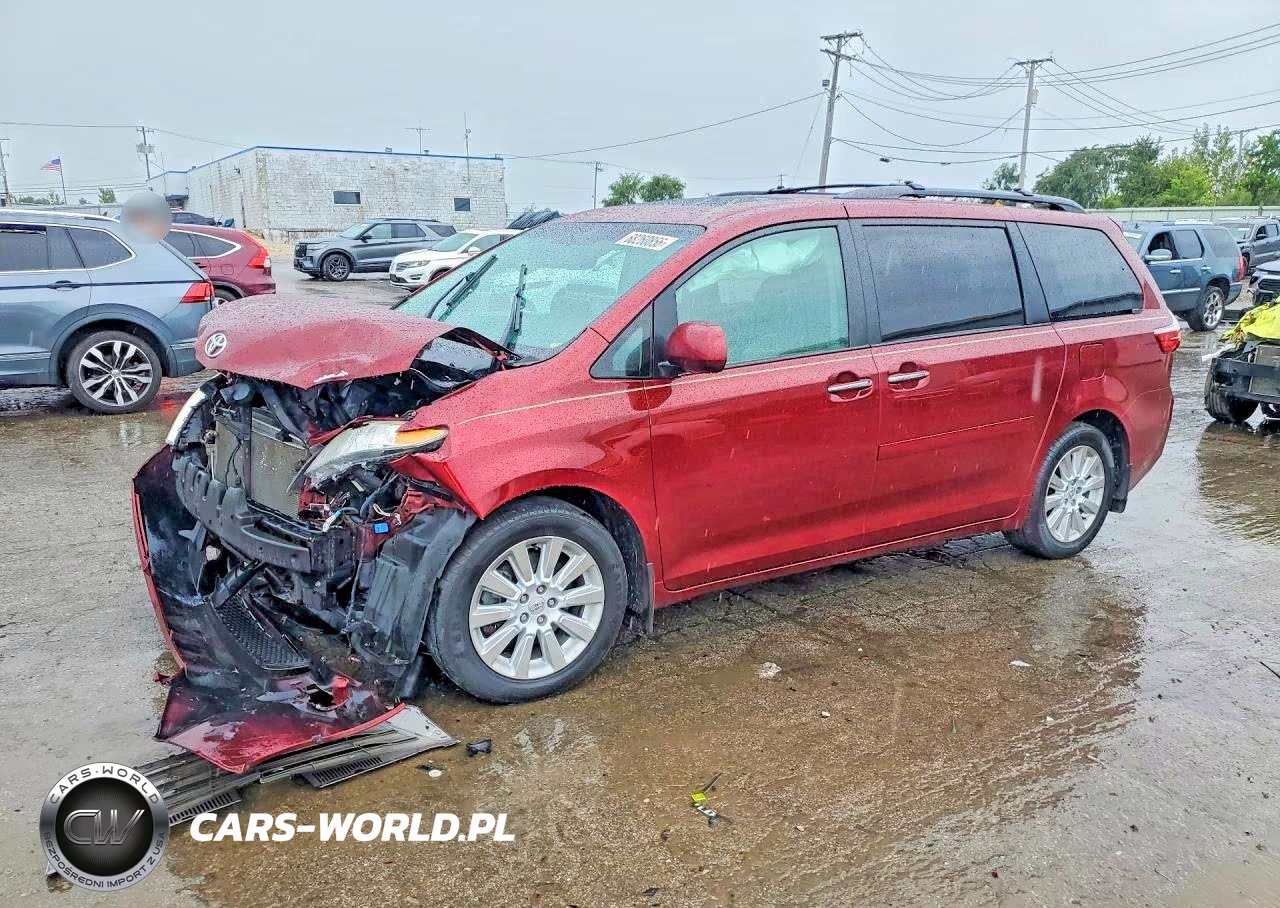 2015 Toyota Sienna Xle 7-Passenger – zdjęcie 1 z 13