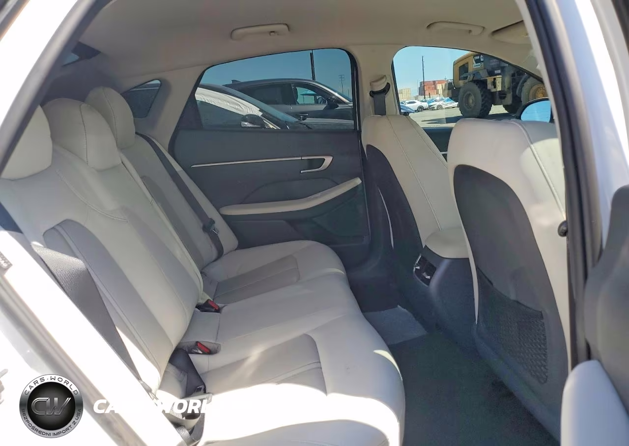 2026 Hyundai Sonata Hybrid Blue VIN:KMHL24JJ7TA143379 - 10