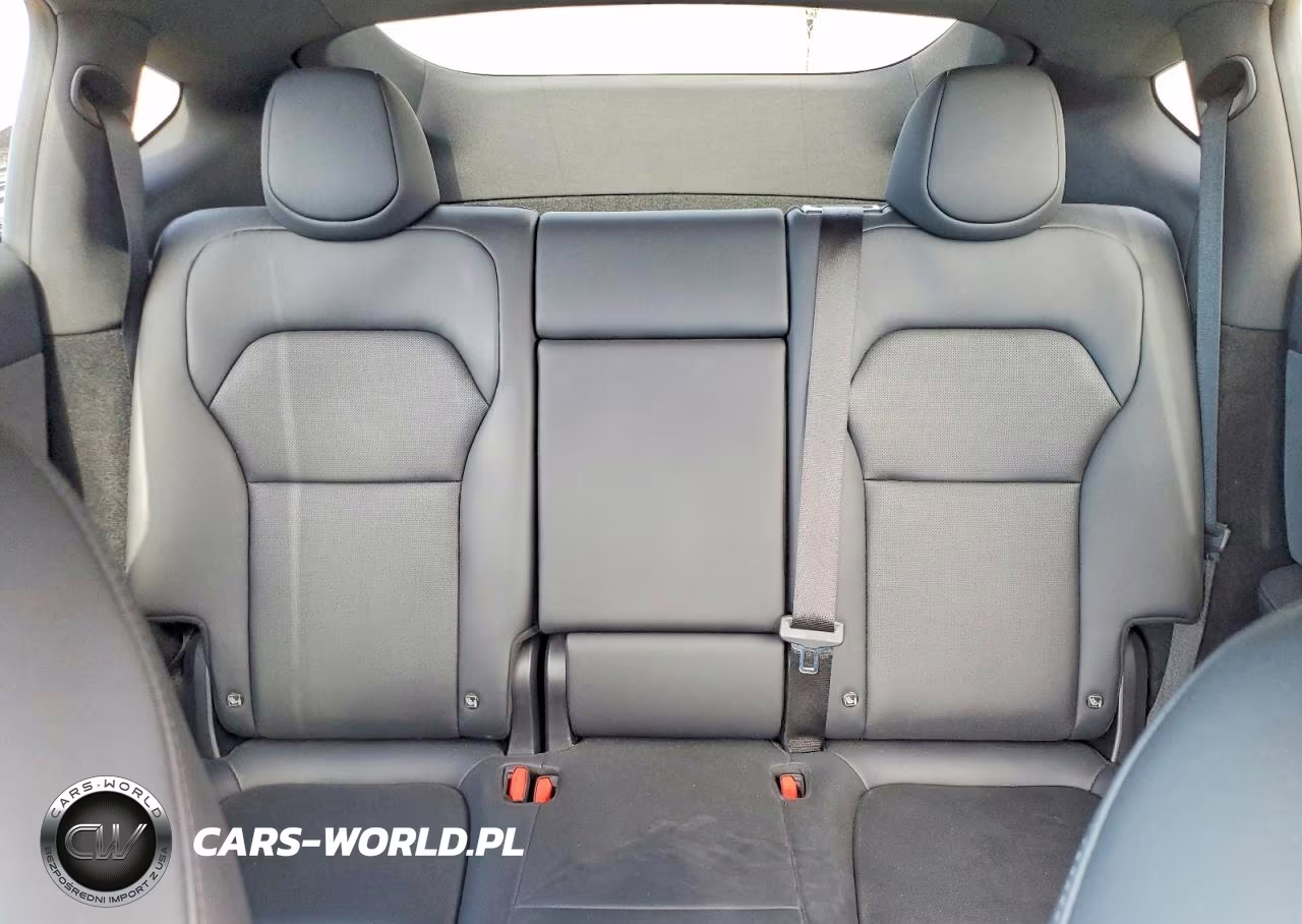 2026 Tesla Model Y VIN:7SAYGDEDXTF670648 - 10