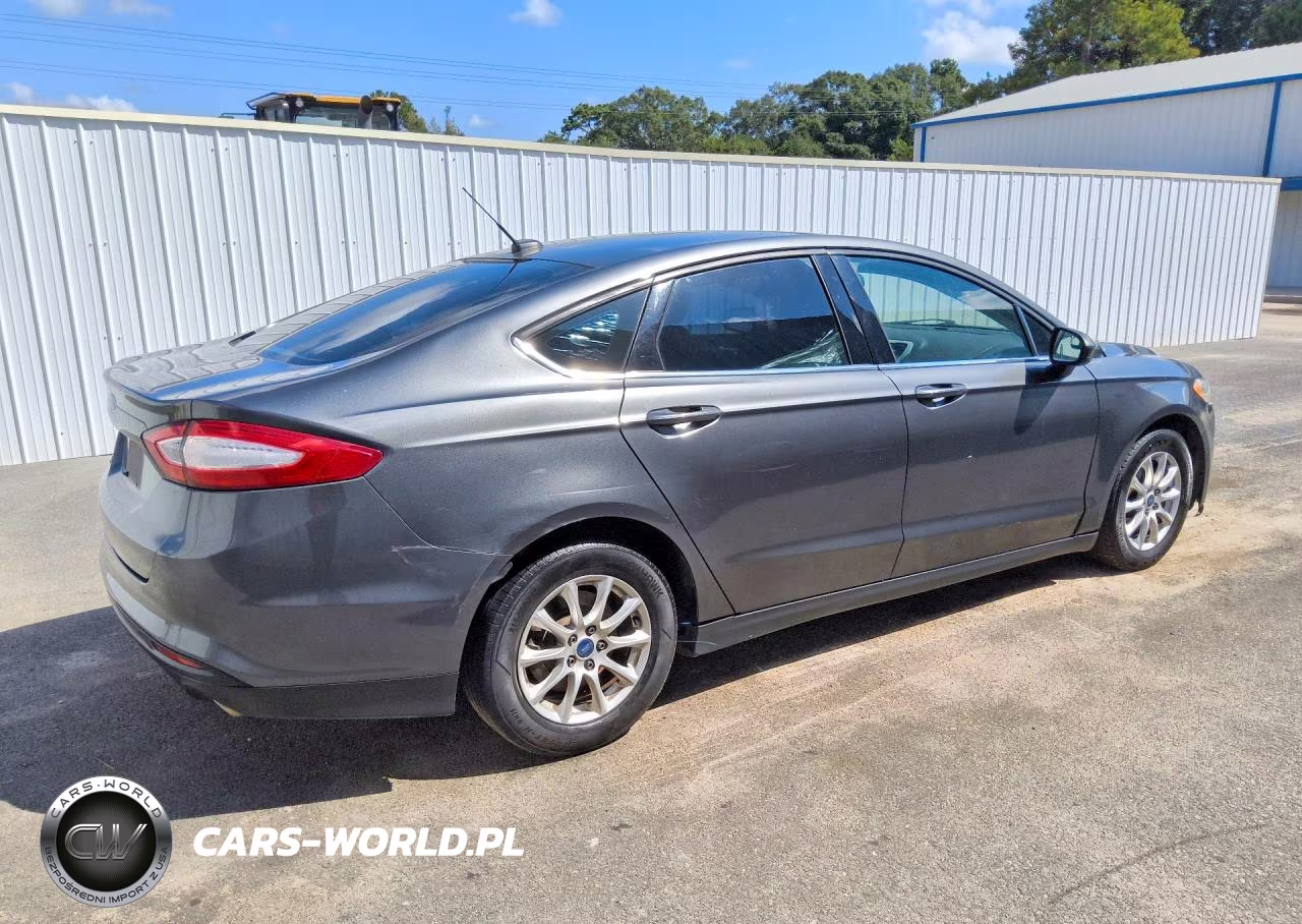 2015 Ford Fusion S VIN:1FA6P0G79F5114914 - 3